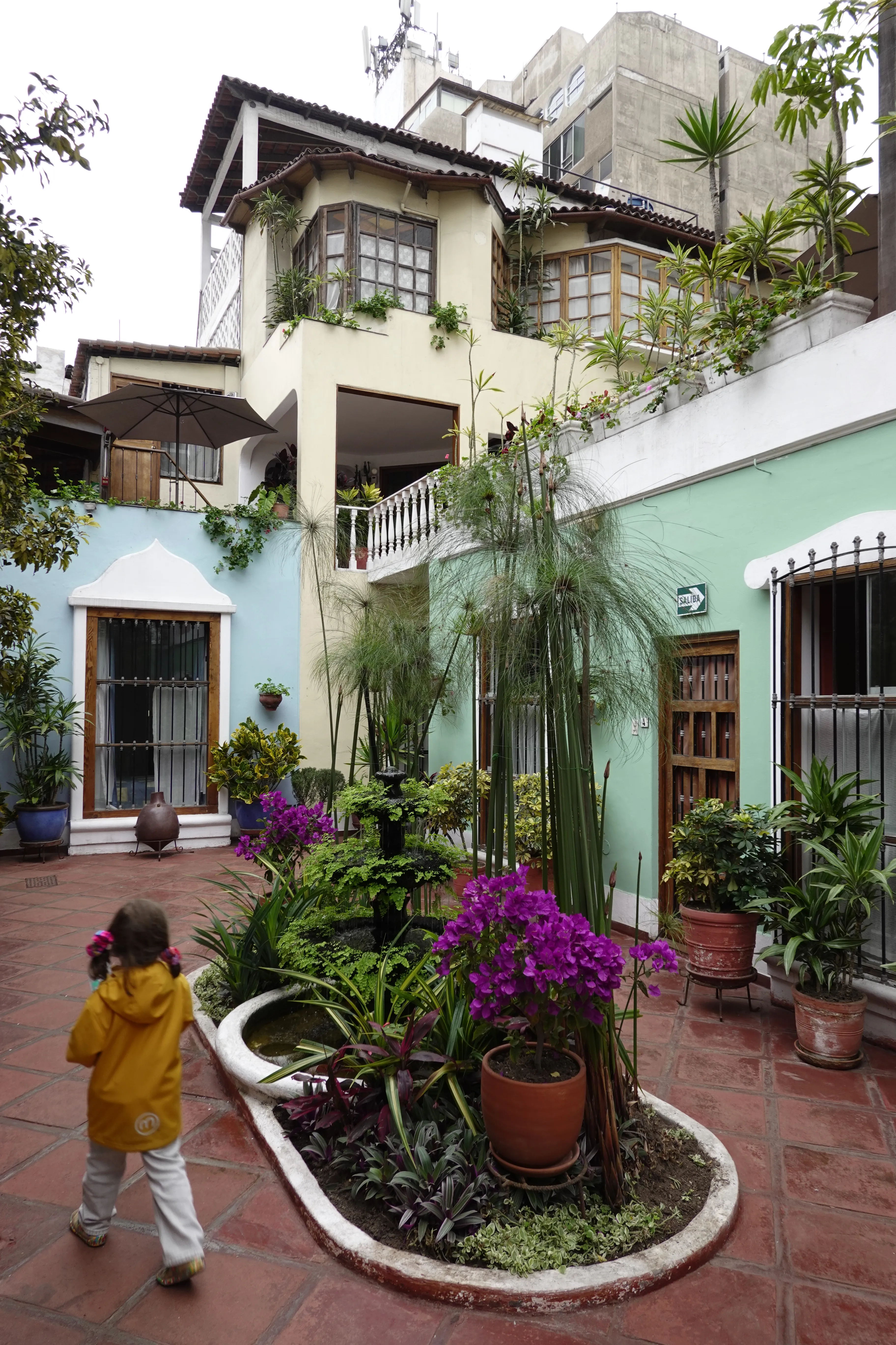 Courtyard view of Hostal El Patio